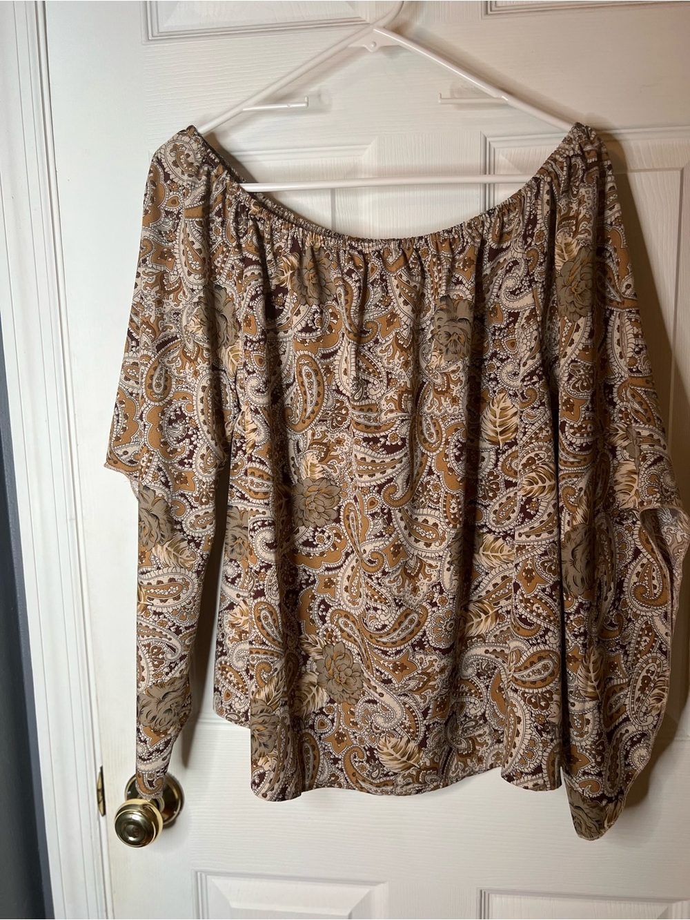 Women’s Off-the-Shoulder Paisley Blouse in Brown